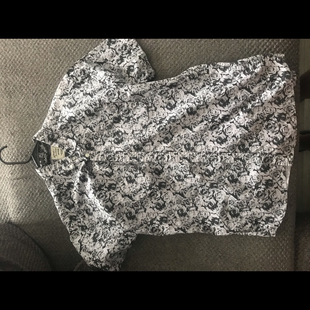 SS button up shirt WITH A GREY/ BLACK ROSE DESIGN